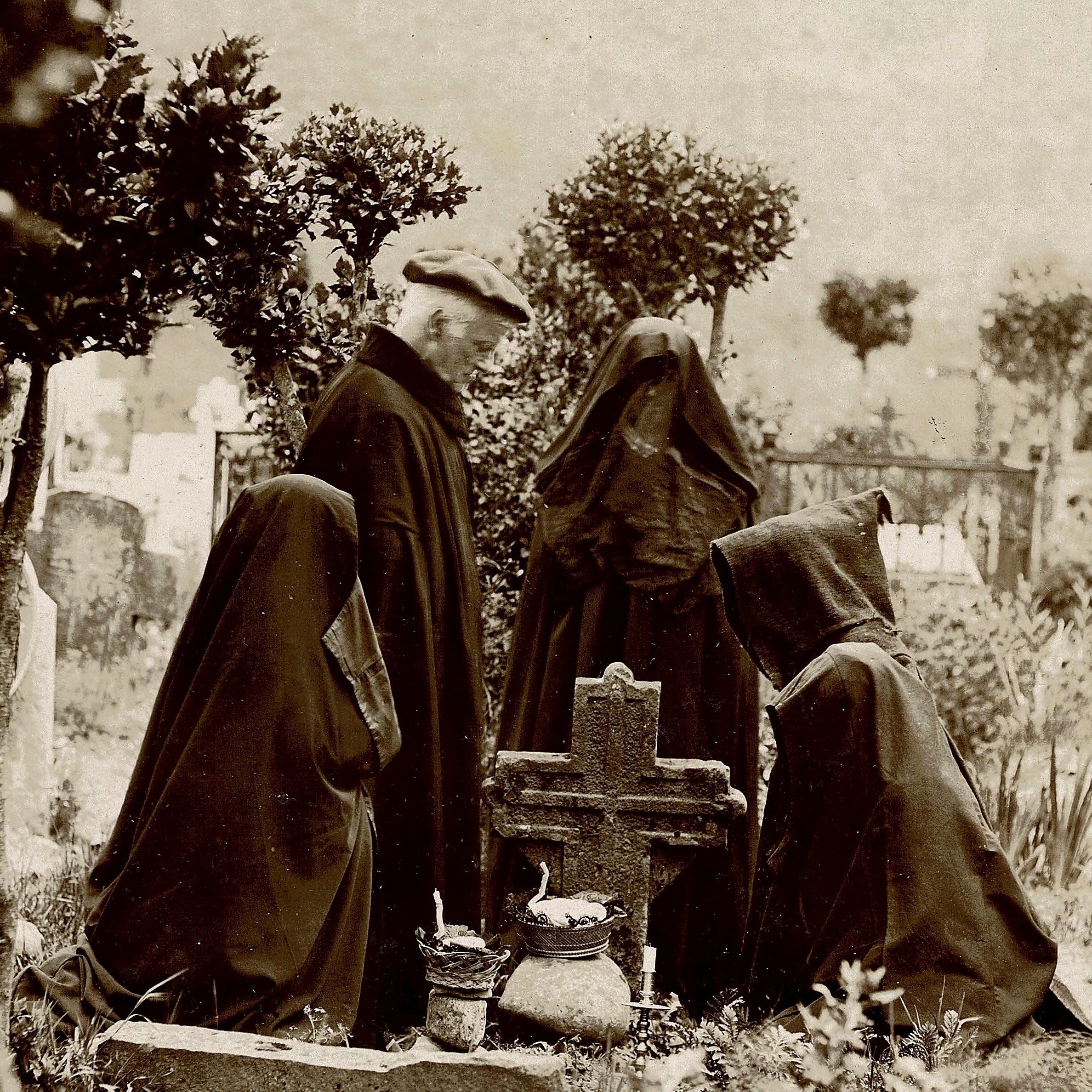 Au cimetière des Aldudes -1