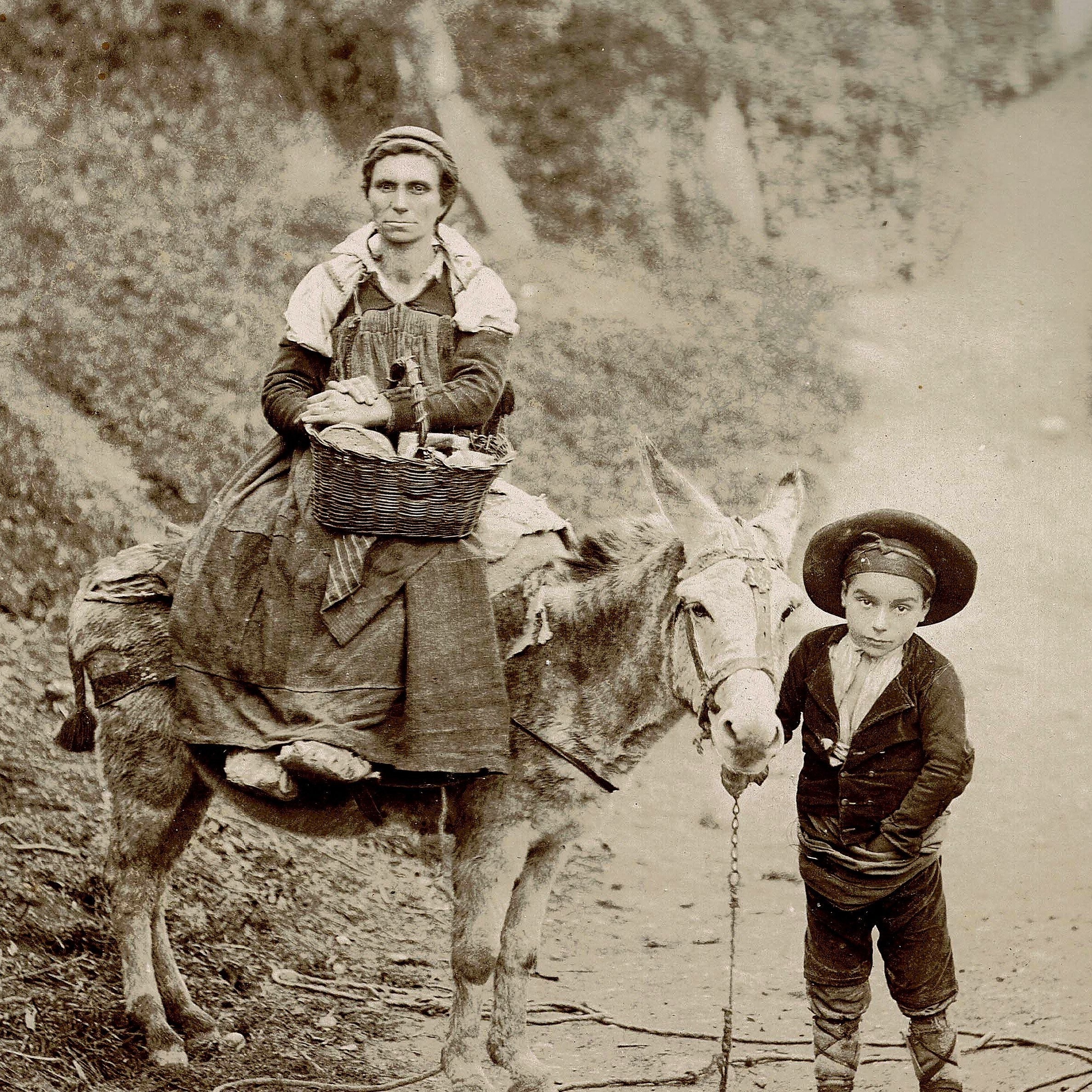 Femme et chico de Ansó (Alto Aragon)