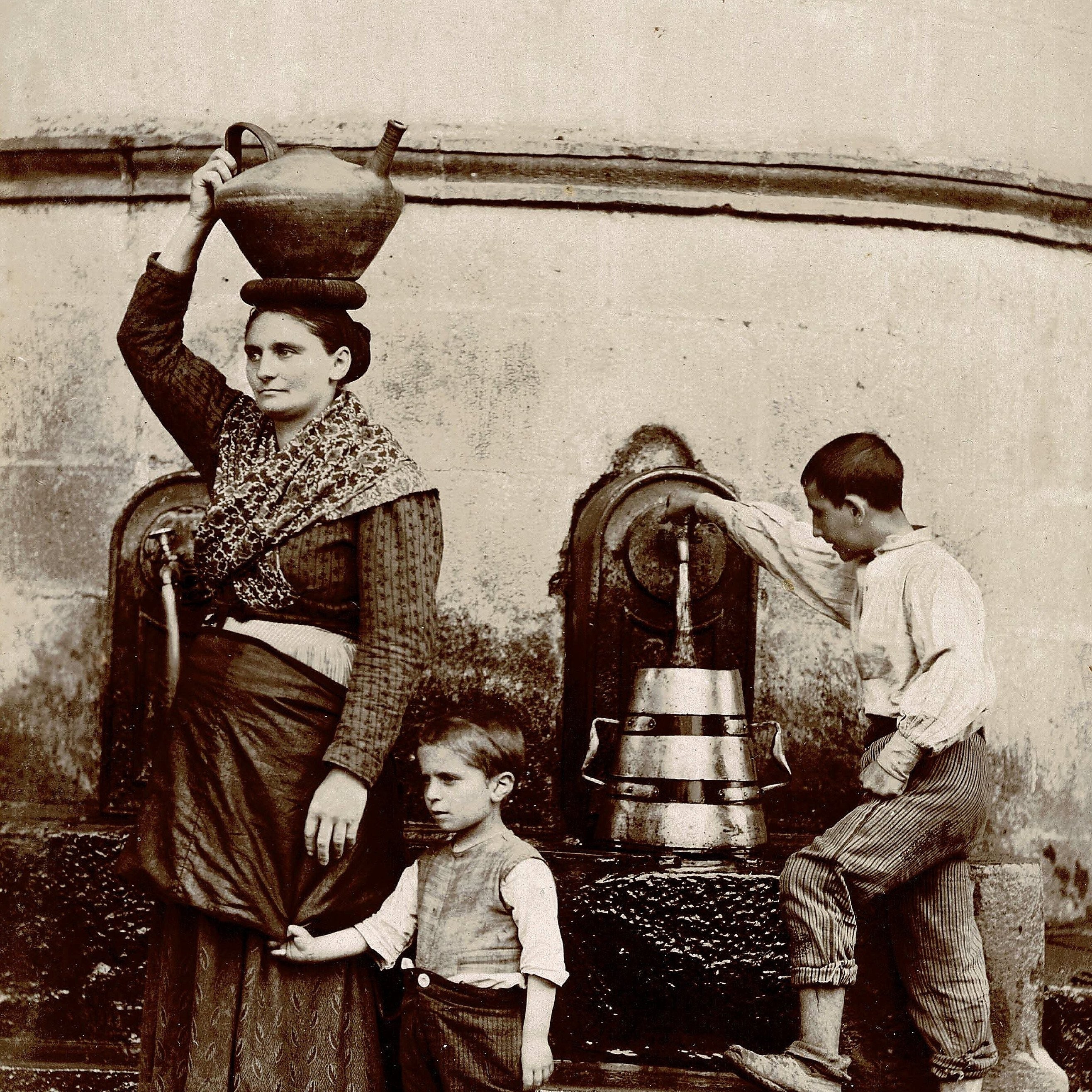 A la fontaine de St-Jean-Pied-de-Port
