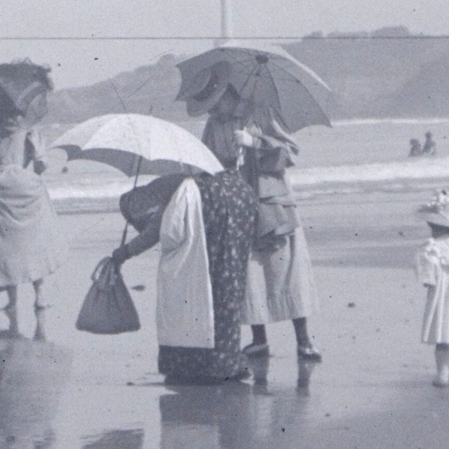 Baigneurs sur la Grande Plage, Biarritz